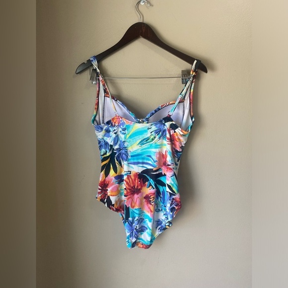 Le Belle Floral Tropical Shape Solving One Piece Bathing Suit - Picture 4 of 6